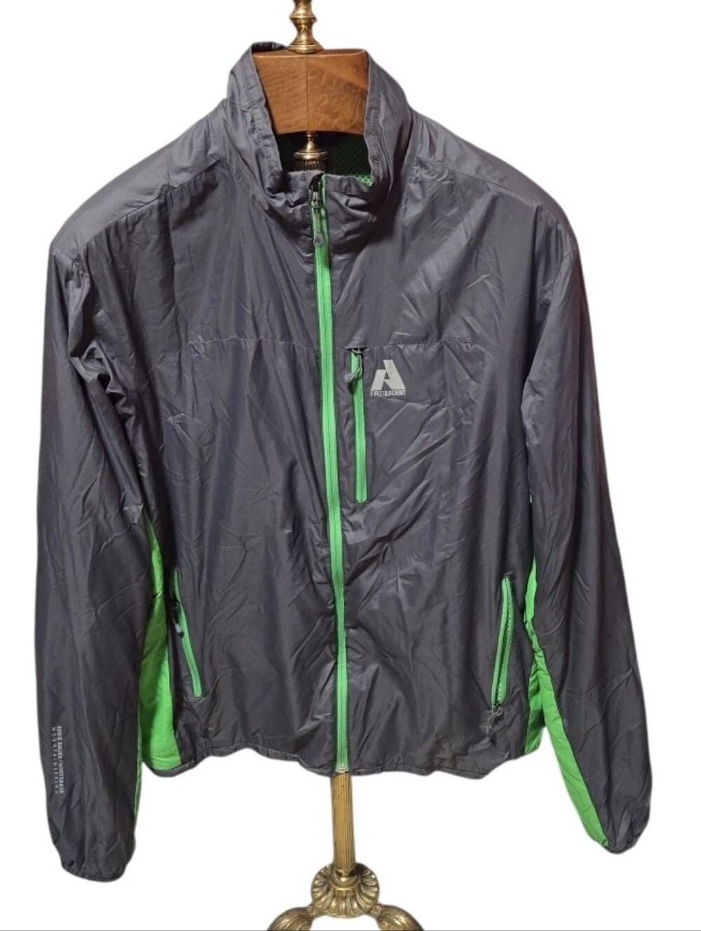 Eddie Bauer First Ascent Whittaker Lightweight Windbreaker Jacket Gray Large